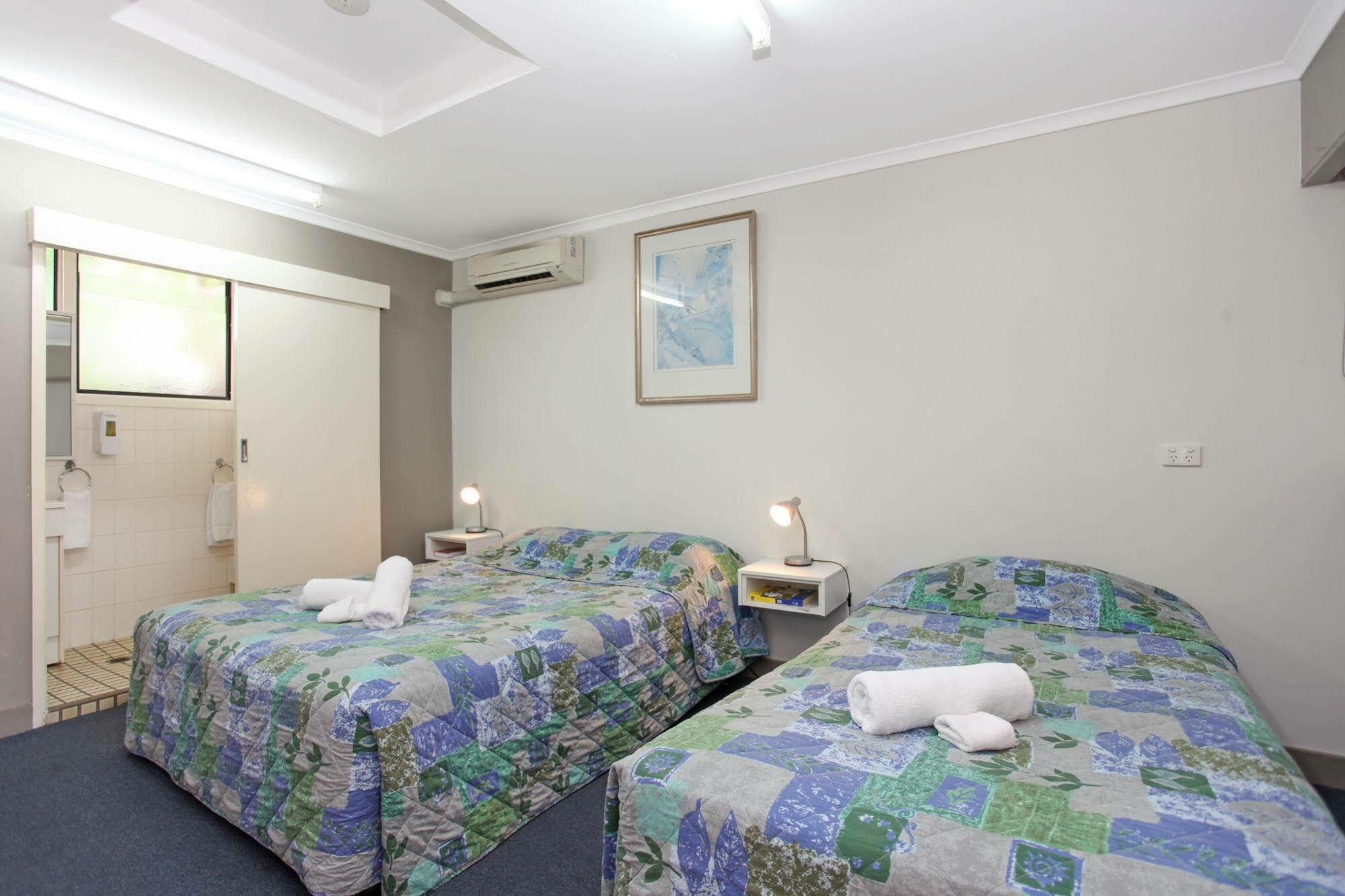 Tandara Hotel Motel Sarina Exterior foto